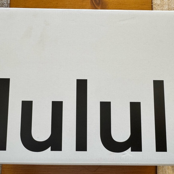 LULULEMON running shoes - Picture 2 of 7